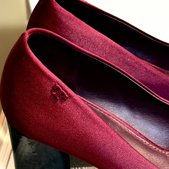 Tory Burch Burgundy Velvet Pointed-Toe Bow Heels - Picture 3 of 8